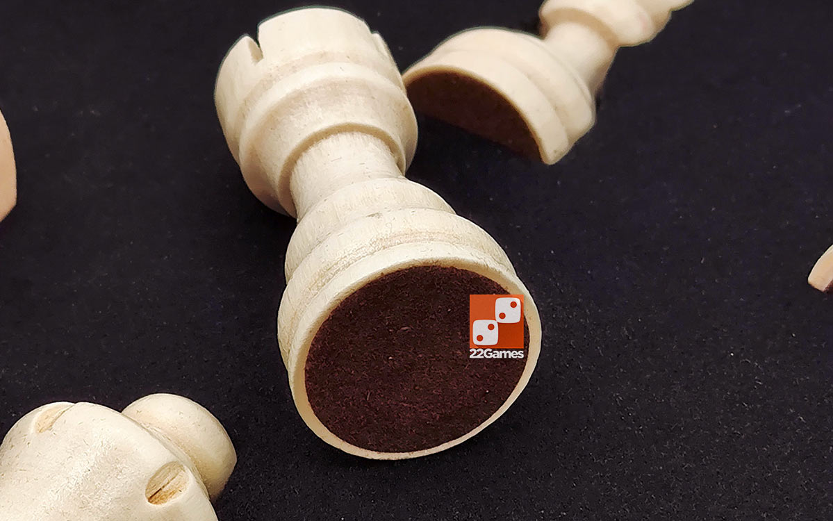 Шахматы магнитные с шашками деревянные в доске (39х39 см) – Для взрослых, Для детей Шахматы магнитные с шашками деревянные в доске (39х39 см)